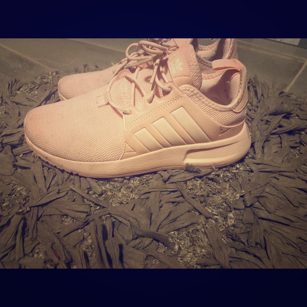 Addidas pink tennis shoes
